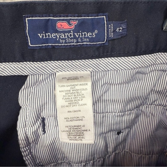 Vineyard Vines Navy Blue Flat Front Breaker Short Chino Size 42 Waist GUC - Picture 5 of 6